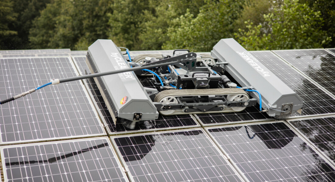 hyCleaner Solar Robot en action