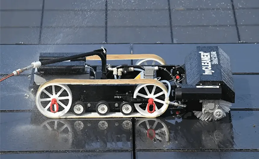 Cleaning robot Black Solar cleans a PV system