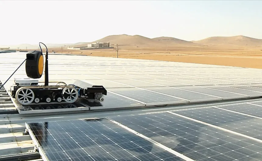 Reinigung einer PV-Anlage in einer Wüstenregion